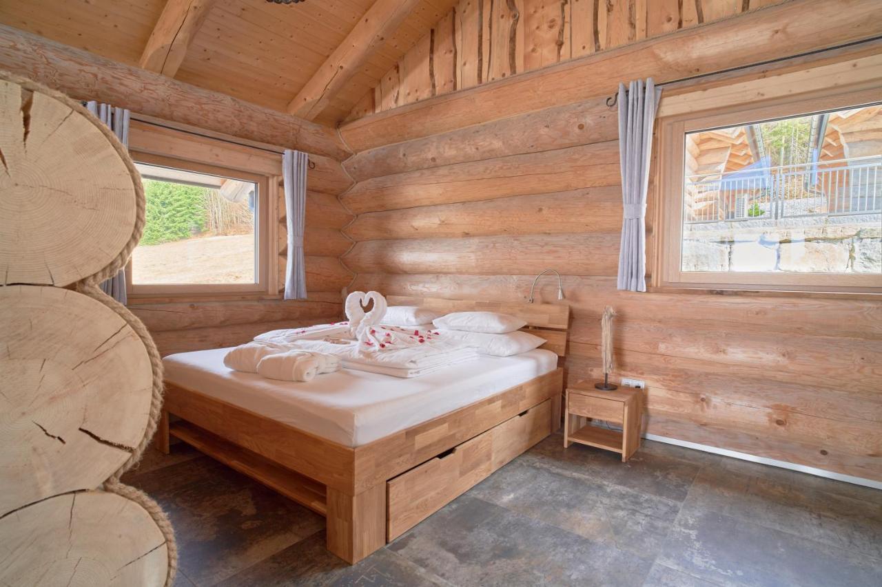 Blockhausen Luxus Chalets Oberschwarzenberg Exterior foto