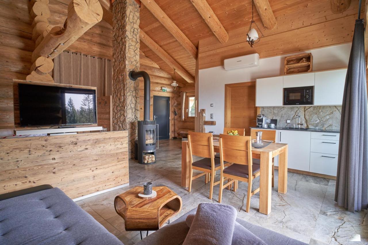 Blockhausen Luxus Chalets Oberschwarzenberg Exterior foto