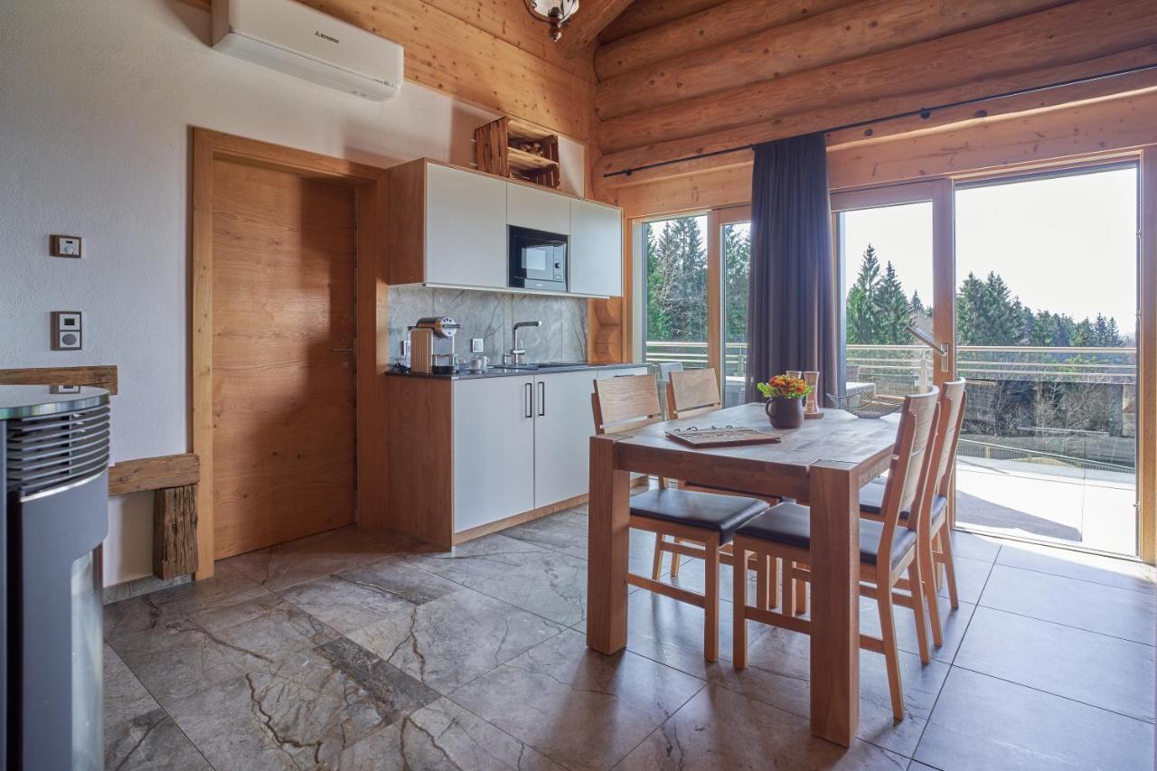 Blockhausen Luxus Chalets Oberschwarzenberg Exterior foto